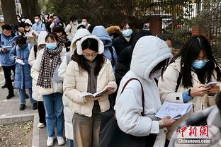 加纳乔本场数据：4次射门0射正，19次丢失球权，2次关键传球